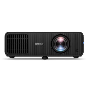 Beamer van BenQ voor Indoor Golfsimulator vooraanzicht met witte achtergrond