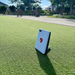 Flightscope Mevo Gen 2 launch monitor gebruik op de driving range waar het staat op de afslagmat