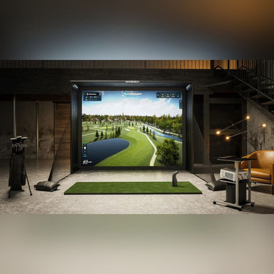 ForesightSports Golf Simulator vooraanzicht gebruikt in de woonkamer