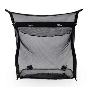 The Net Return Golfnet ''No Fly Zone'' voor de Home, Pro en Pro Large V2 Series vooraanzicht in de woonkamer met de no fly zone gevestigd op het golf net