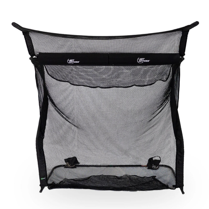 The Net Return Golfnet ''No Fly Zone'' voor de Home, Pro en Pro Large V2 Series vooraanzicht in de woonkamer met de no fly zone gevestigd op het golf net