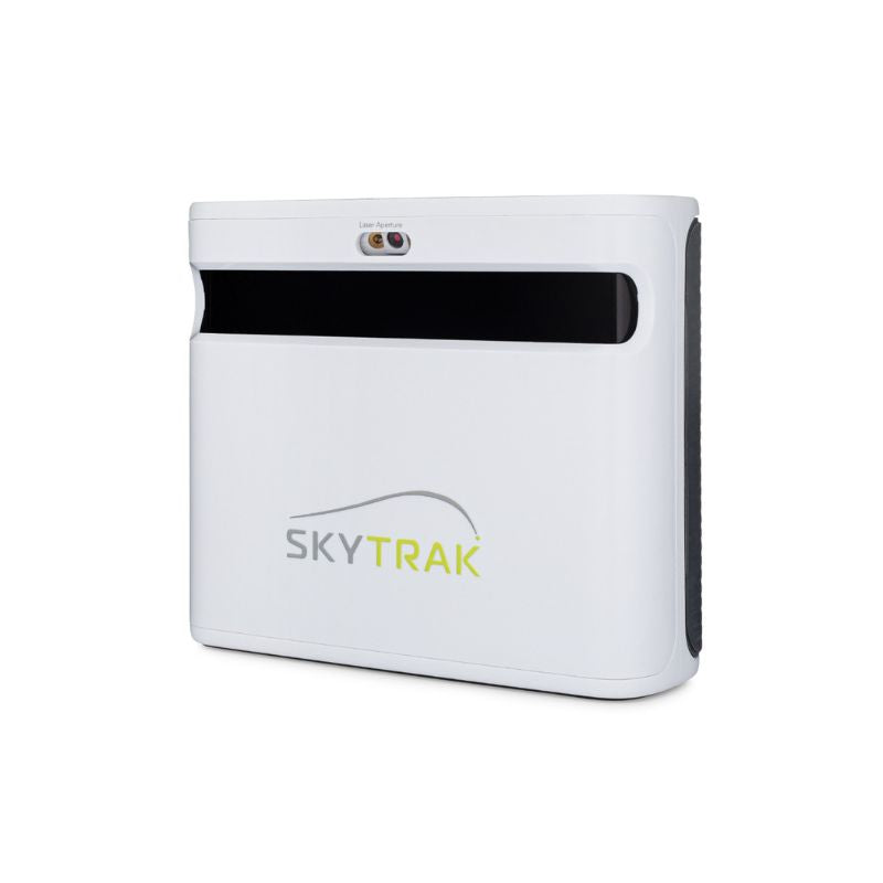 SkyTrak+ Launchmonitor schuin vooraanzicht witte achtergrond